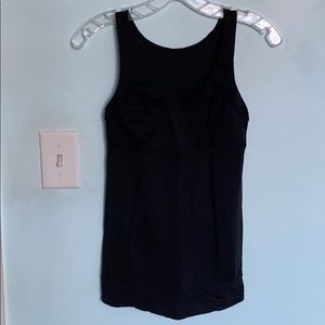 Black sleeveless workout top
